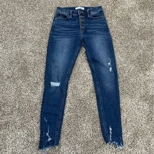 Kancan woman size 1 waist is 24 skinny jeans